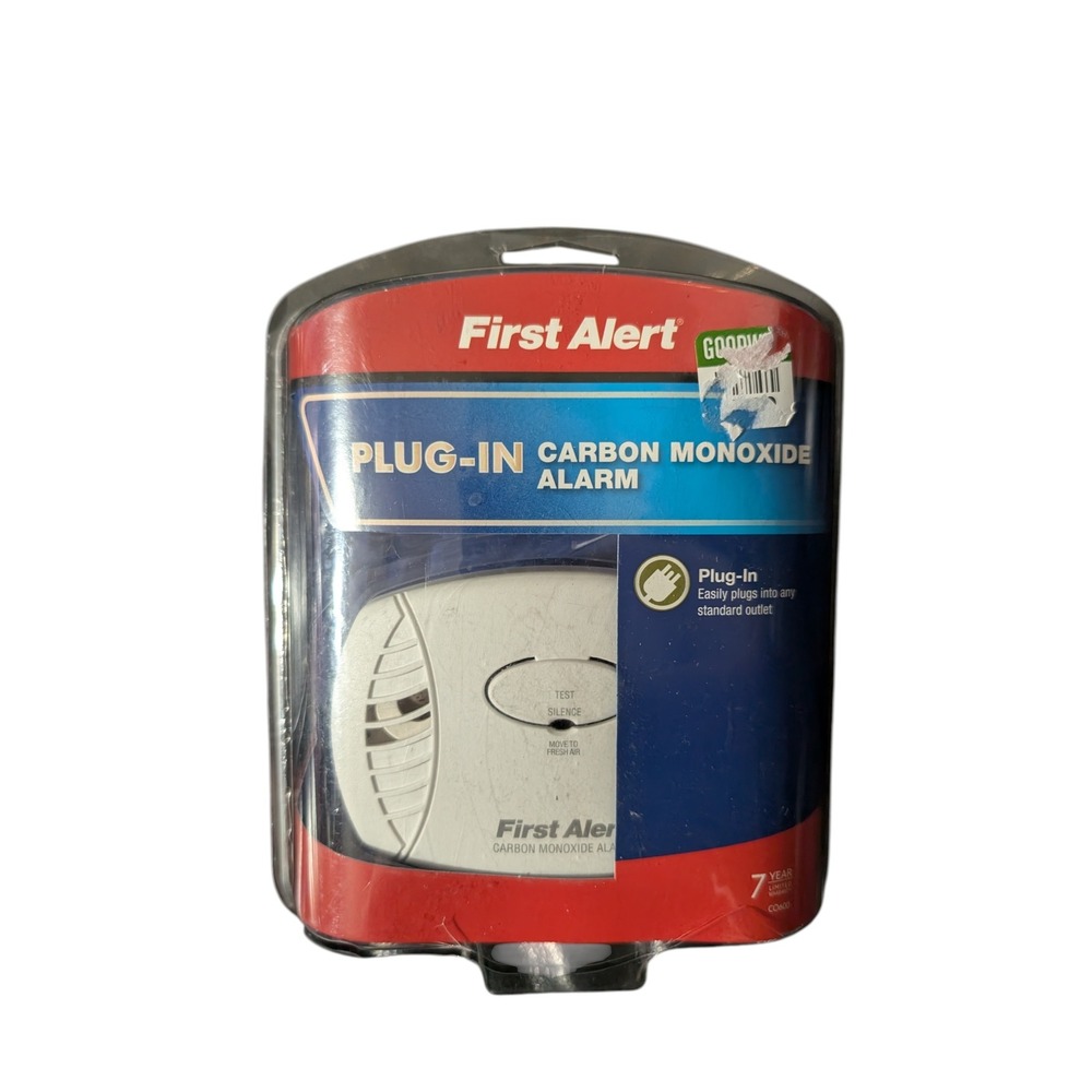 First Alert CO600 Plug-In Carbon Monoxide Alarm White CO‎ Detector New Open Box